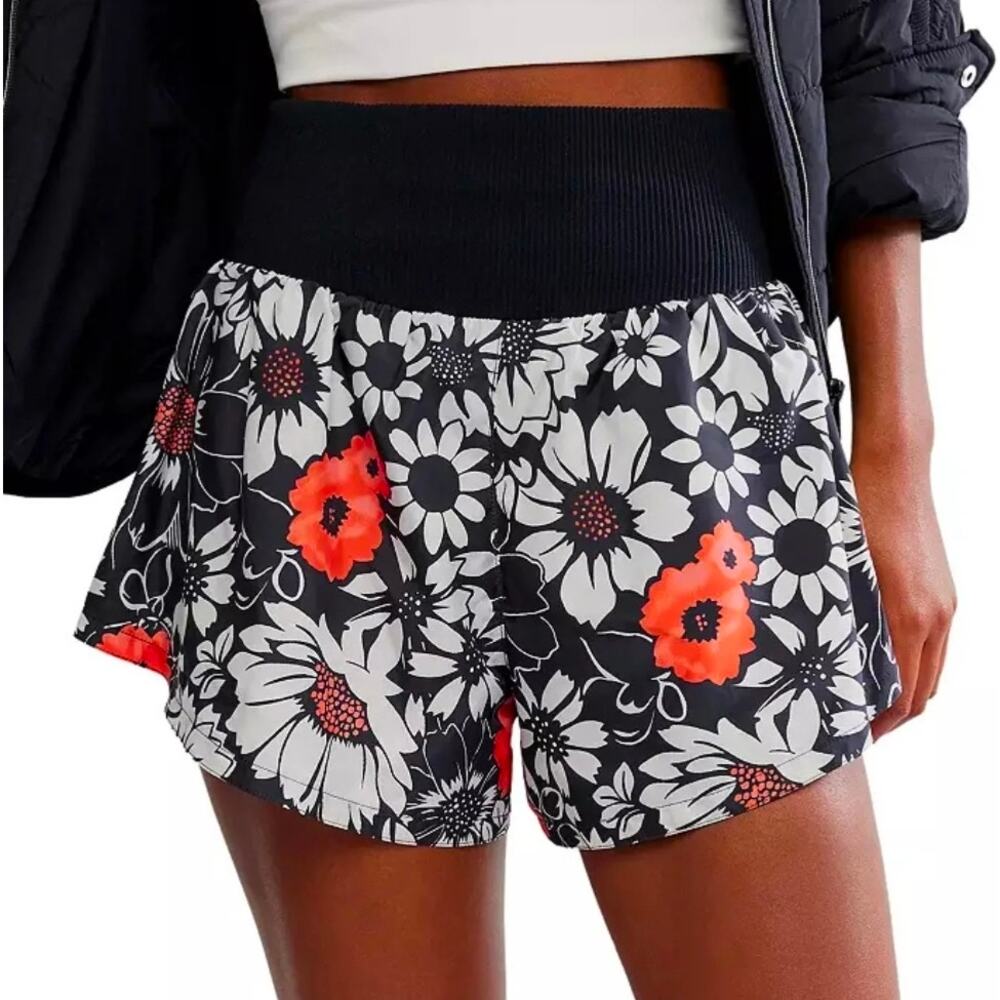 Free People Movement Carpe Diem Shorts | Tuxedo Daisy Print | Large